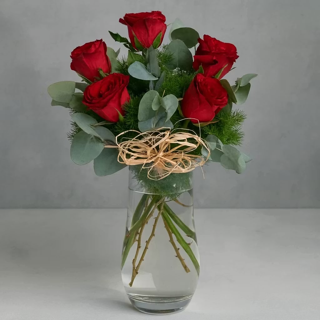 5 Red Roses in a Crystal Glass Vase 5 Red Roses in a Crystal Glass Vase