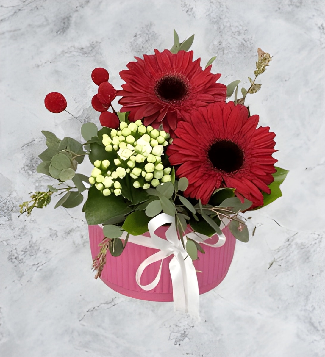 Red Flowers & Kalanchoe in Pink Pot – A Bright Symbol of Love & Energy Red Flowers & Kalanchoe in Pink Pot – A Bright Symbol of Love & Energy