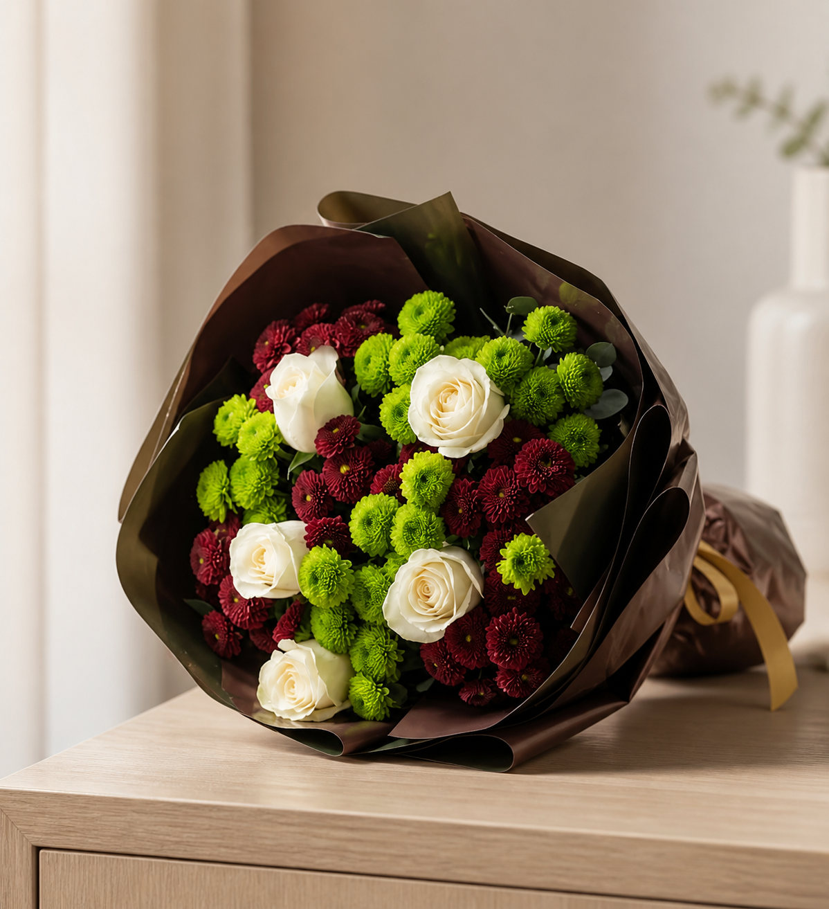Green Coffee Bouquet with White Roses and Chrysanthemums Green Coffee Bouquet with White Roses and Chrysanthemums